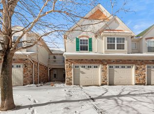 346 Bay Tree Cir, Vernon Hills, IL 60061