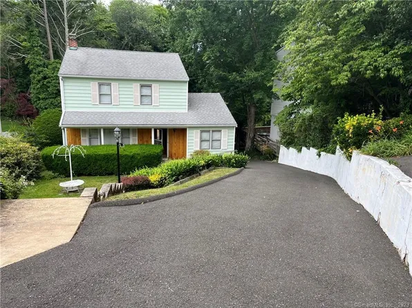13 Hollow Tree Ridge Road, Darien, CT 06820