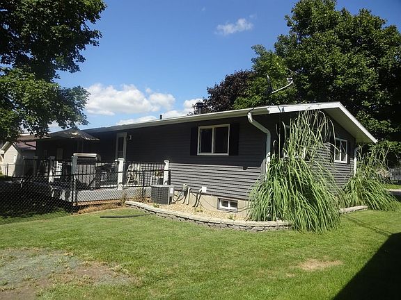 4th image of 136 Centennial Dr