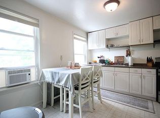 220 Bloomfield St #3, Hoboken, NJ 07030
