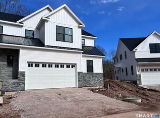 26 Village Cir #26, Guilford, CT 06437