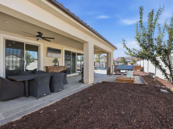 3rd image of 34880 Windwood Glen Ln