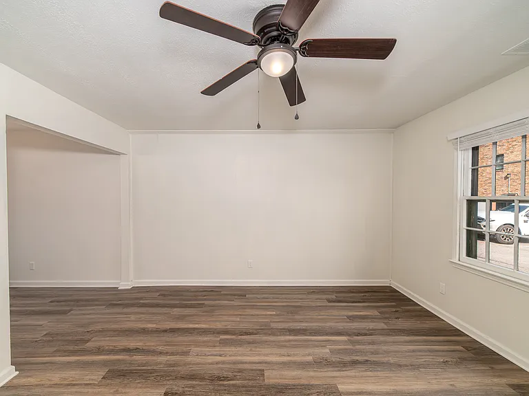 Bayview Apartments — Photo 13