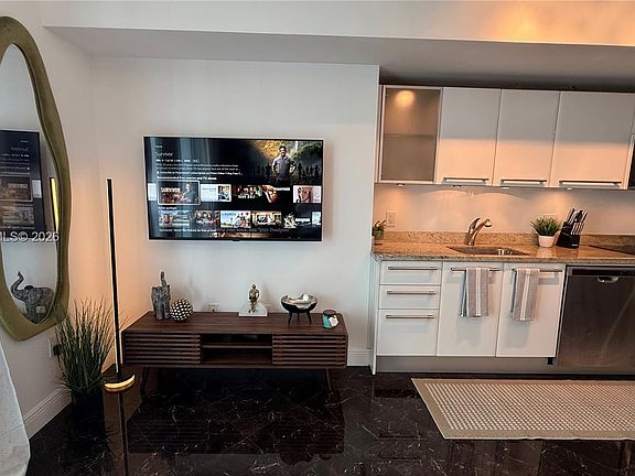 2nd image of 185 SW 7th St APT 2206