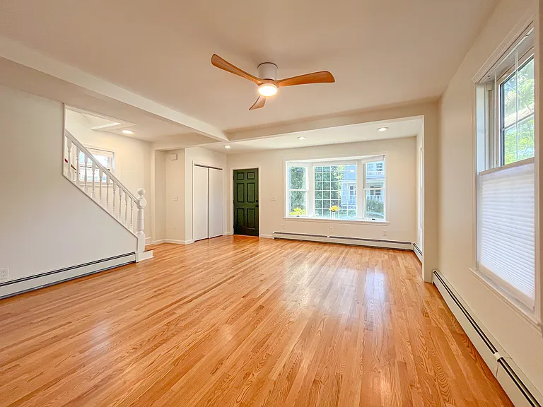 22 Crescent Ave — Photo 9