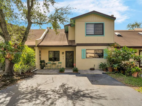 678 NE 1st St, Dania Beach, FL 33004