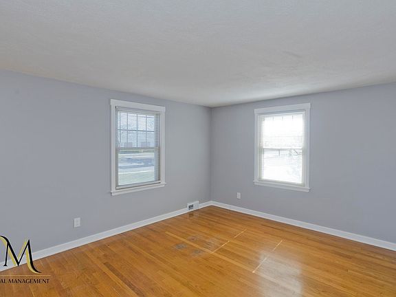 5th image of 320 Island Pond Rd