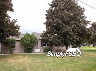 623 2nd St W, Andalusia, IL 61232