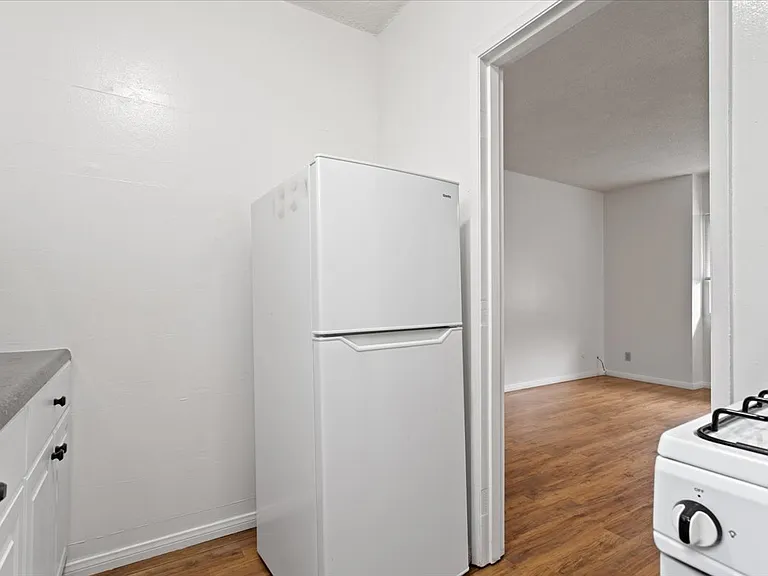 749 Garland Ave — Photo 29