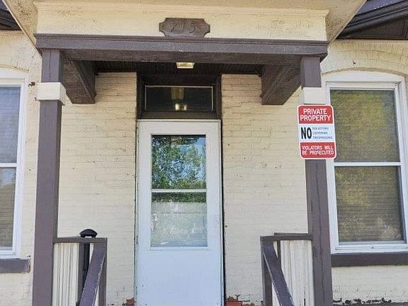 4th image of 715 W 4th St #7