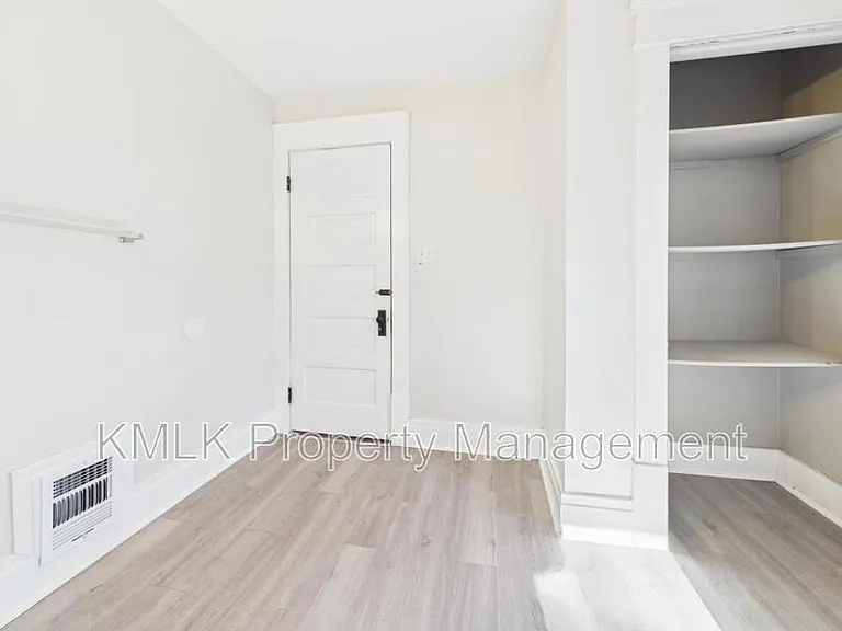 701 Kling St — Photo 29
