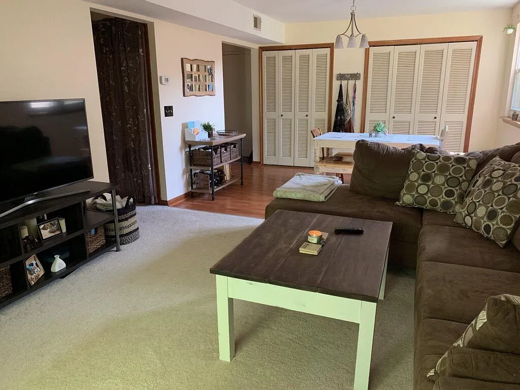 405 Twin Circle Drive — Photo 3