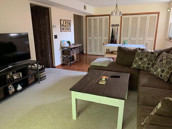 3rd image of 405 Twin Circle Dr #405