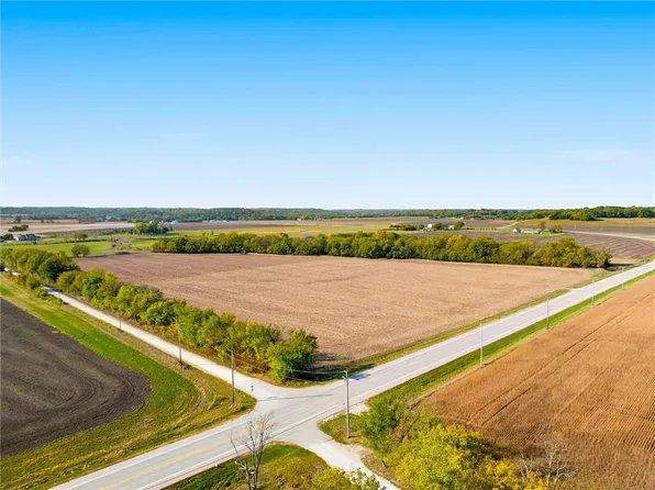 875 N 1000th Rd, Lawrence, KS 66047