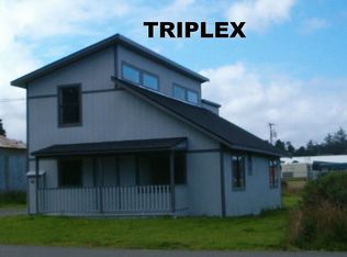195 17th St SE, Bandon, OR 97411