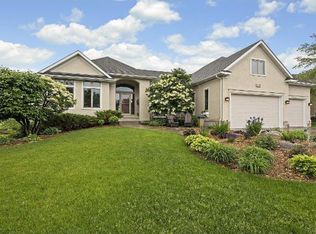 1207 Adrian Dr, Chaska, MN 55386