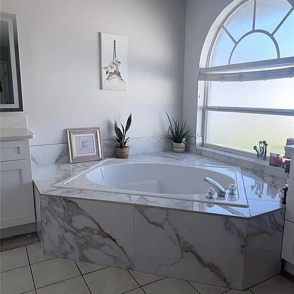 2618 Hawthorne Ln — Photo 8