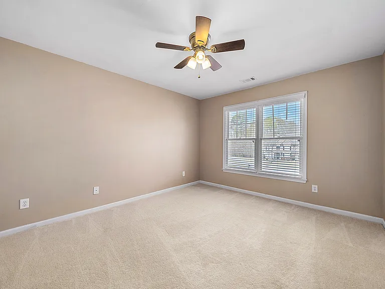 130 Candler Ct — Photo 40