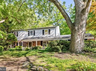 563 Applewood Dr, Fort Washington, PA 19034
