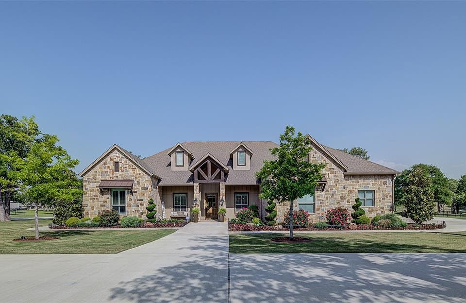 1st image of 112 Mission Oak Trl