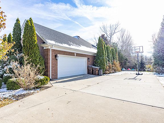3rd image of 55 Sarah Elizabeth Way