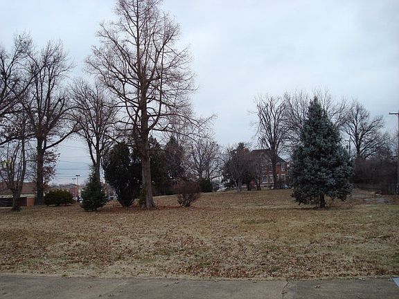 5th image of 2805 Frederica St