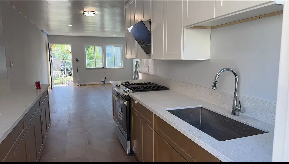 2 bed, 900 sqft, $2,800 — Photo 1