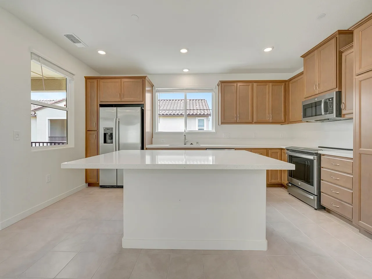 3 bed, 1566 sqft, $2,950 — Photo 3