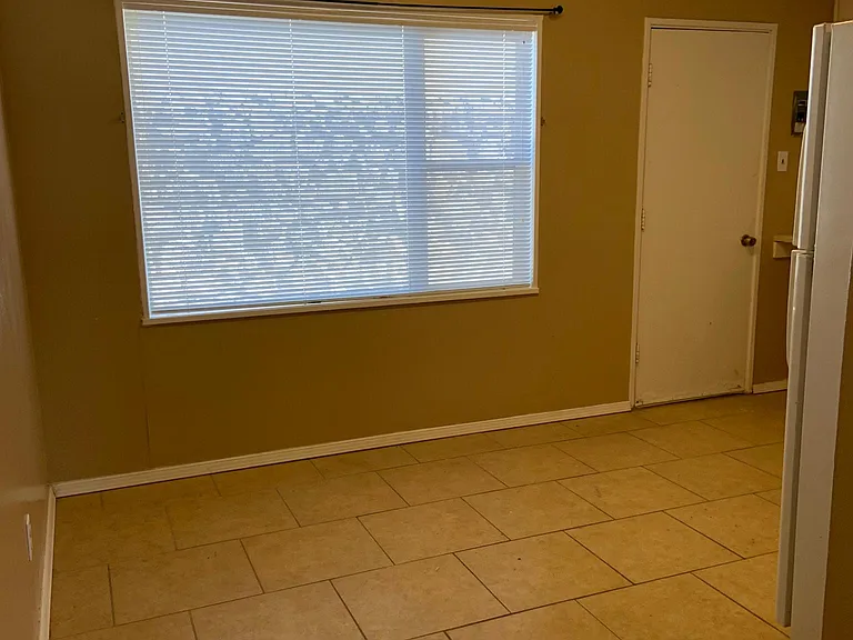 255 W Madrid Ave #3 — Photo 13