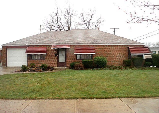1st image of 727 Willow Dr