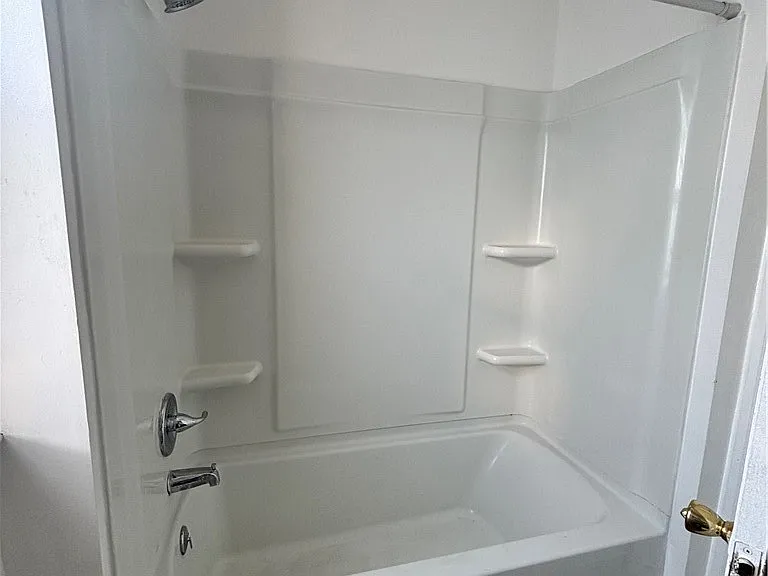 215 Ludington St #2 — Photo 12