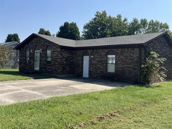 618 Carolyn St, Radcliff, KY 40160