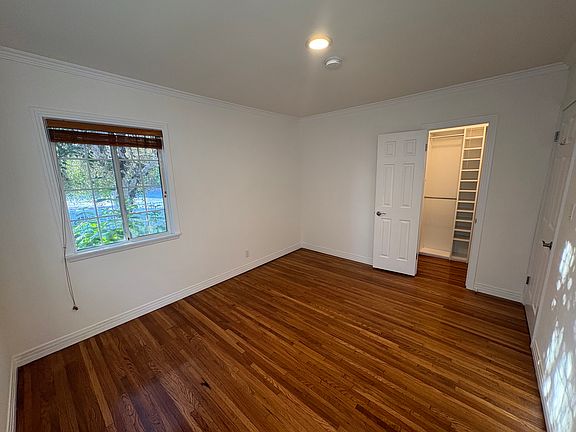 5th image of 12606 Bonaparte Ave