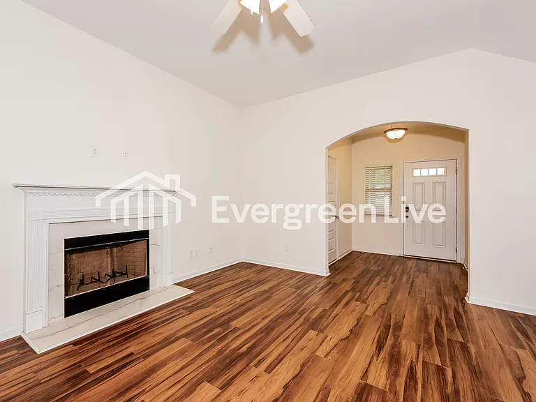 4837 Cove Ln — Photo 3