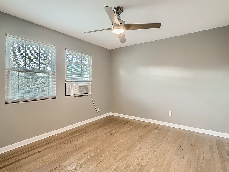 1042 Saint Charles Ave NE #5 — Photo 5