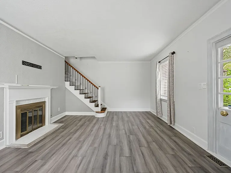 305 Palen Ave — Photo 3