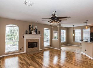 3035 Summercrest Dr, Pearland, TX 77584