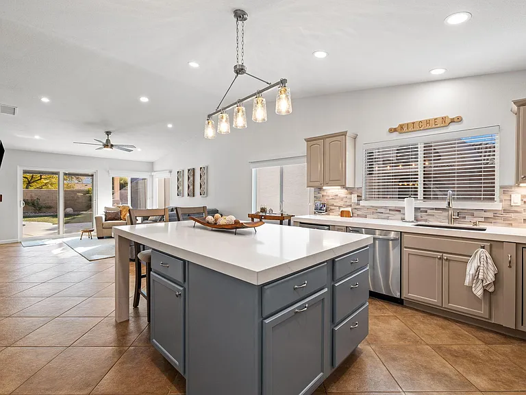 81107 Portola Cir — Photo 11