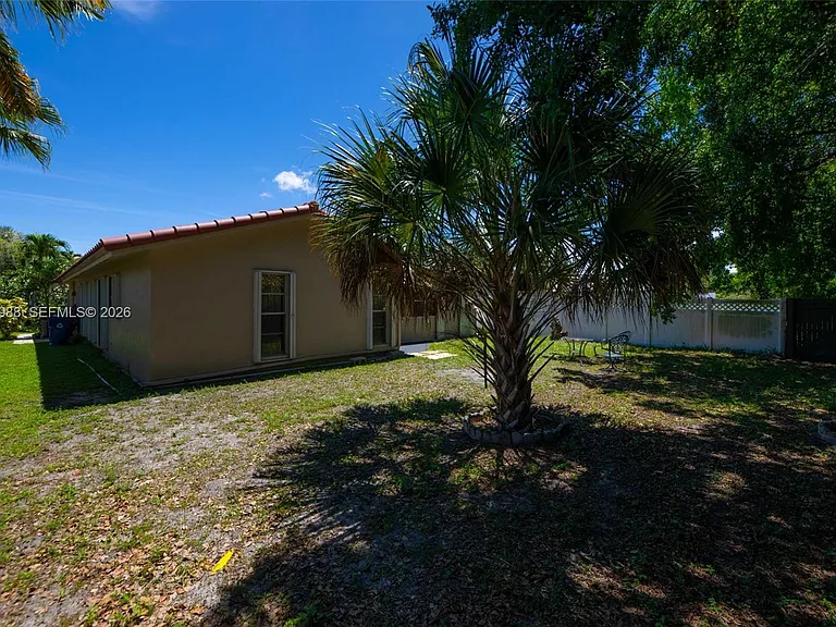 9039 NW 21st Ct — Photo 36
