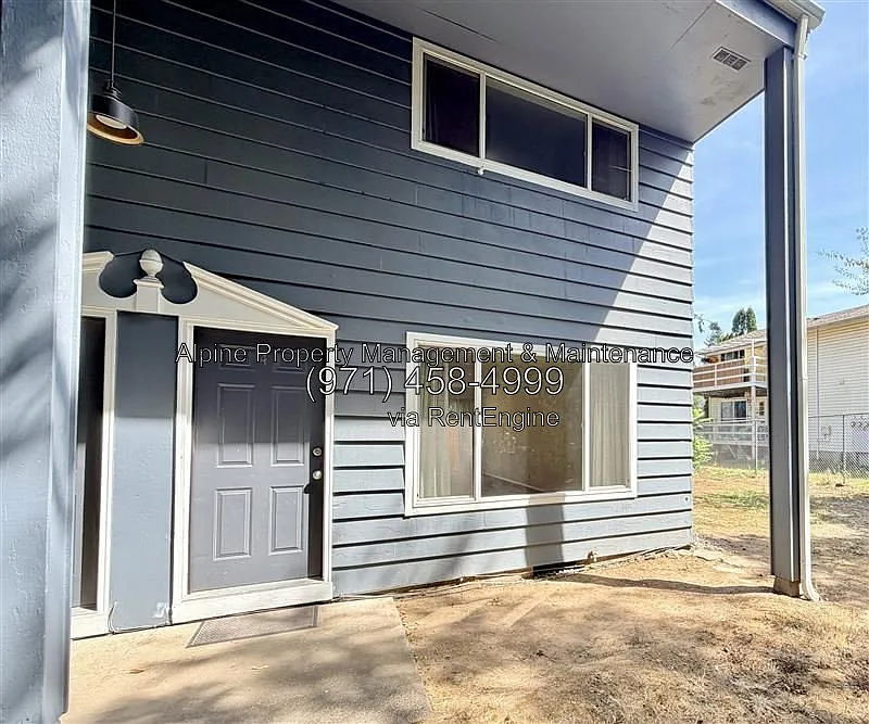 12660 SW Grant Ave #4