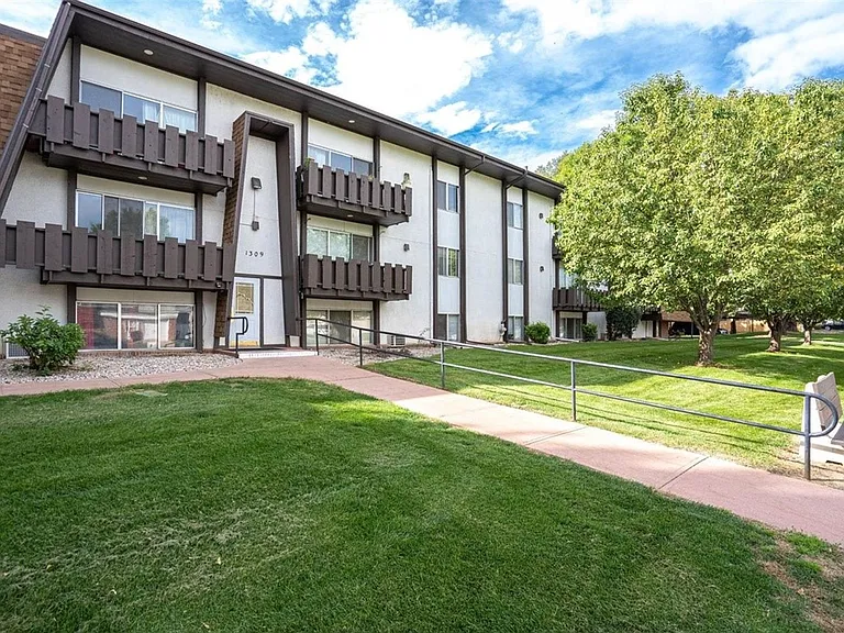 1309 Kirkwood Dr #405 — Photo 1