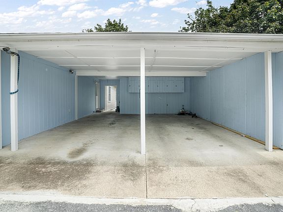 5th image of 8180 N Valley Pike
