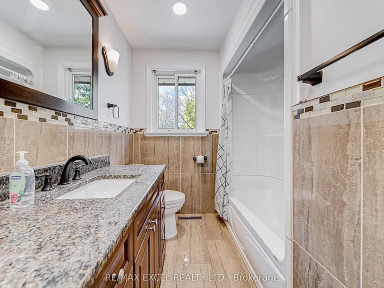 51 Tordale Cres — Photo 23