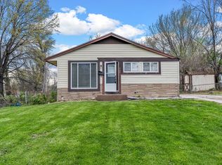 233 Ben Nevis Rd, Saint Louis, MO 63137