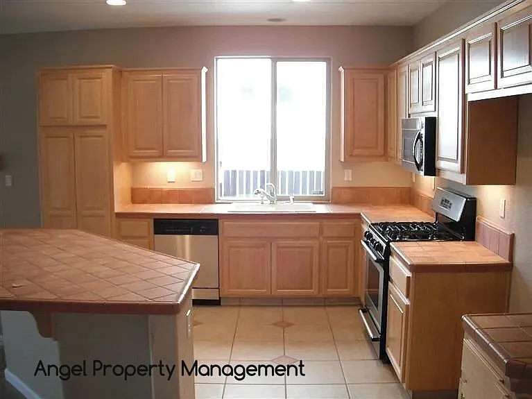 10101 E Taron Dr — Photo 4