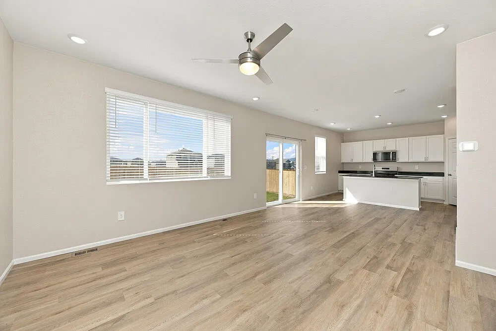 3 bed, 2.5 bath, 1866 sqft, $2,405 — Photo 4