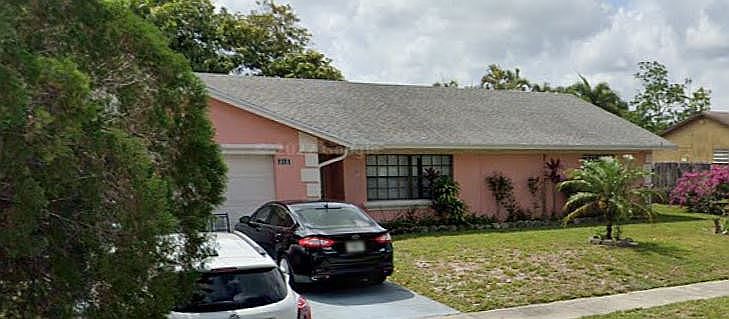 2nd image of 1351 Woodcrest Rd E