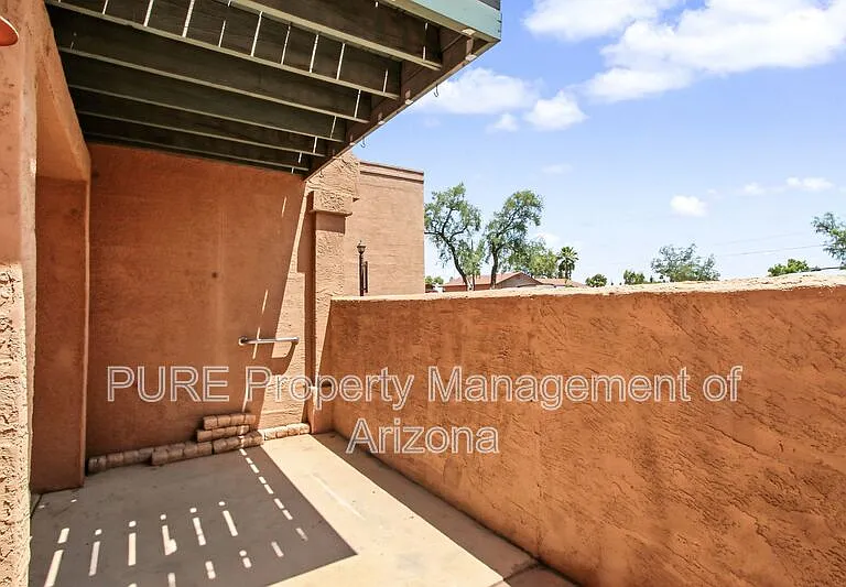 1224 E Evergreen St #102 — Photo 25
