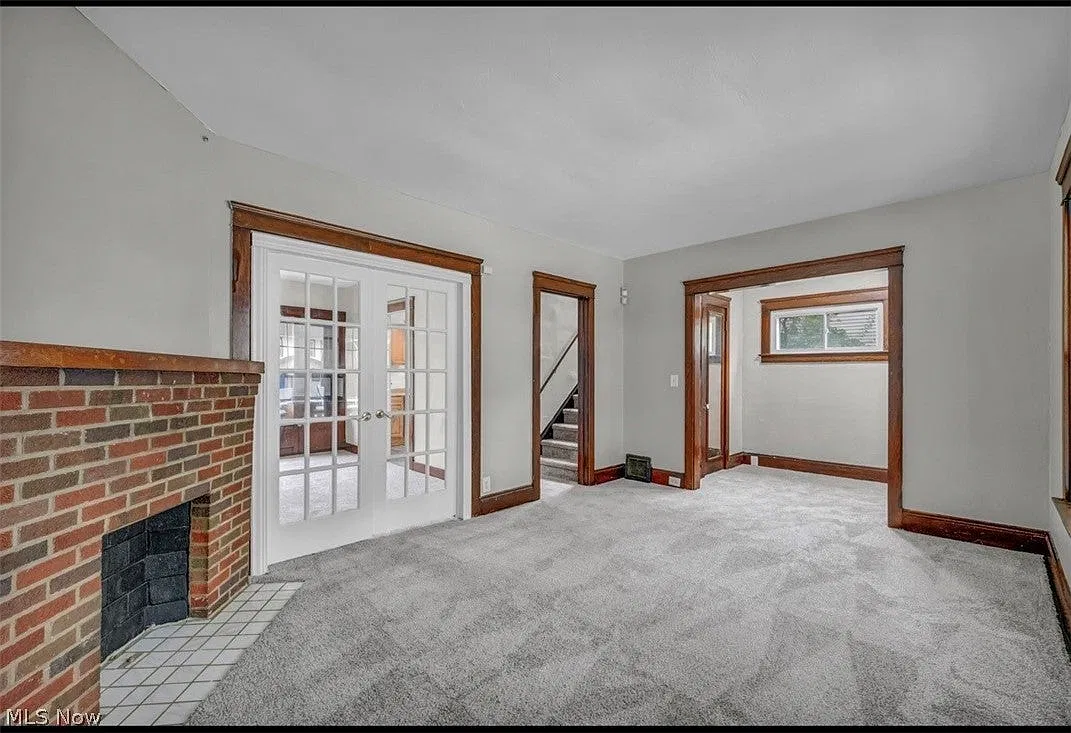 4 bed, 1.5 bath, $1,800 — Photo 2