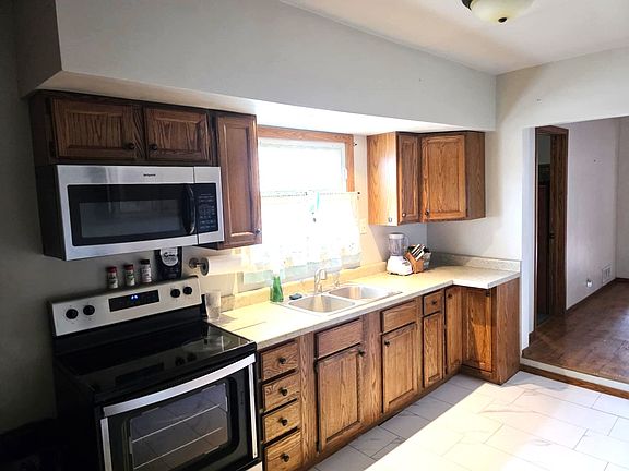 3rd image of 1825 Saint Vincents Ave